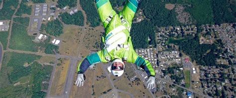 Extreme Skydiver Luke Aikins Prepares To Jump 25 000 Feet With No