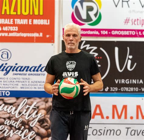 B 2 Femminile La Pallavolo Grosseto Vuole Lasciare I Bassi Fondi Della