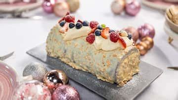 Kirsten Tibballs' choc berry yule log | SBS Food