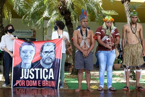 Bruno Pereira Velado E Cremado Em Cerim Nia Despedida Ind Gena