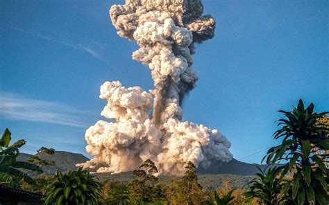 Costa Rica El Volc N Rinc N De La Vieja Entr En Erupci N