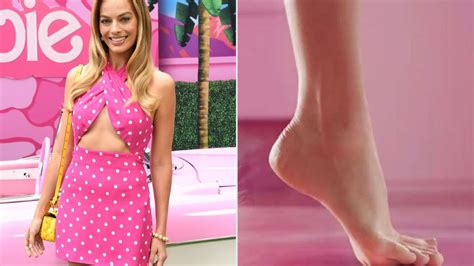 Margot Robbie Barbie filminde oyuncağa benzeyen ayak sahnesinin nasıl