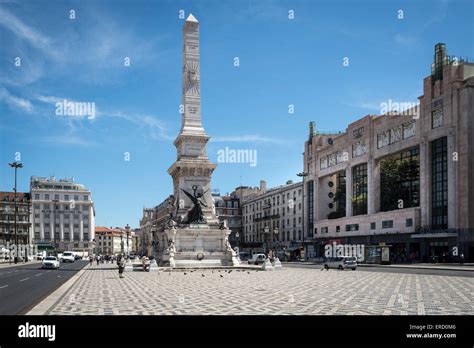 Restauradores square monument lisbon hi-res stock photography and ...