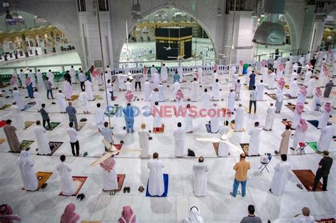 Foto Kembali Dibuka Arab Saudi Izinkan Warga Sholat Di Masjidil Haram