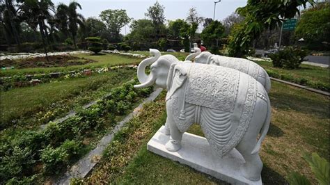 Ndmc Begins Installing Sculptures On Key Delhi Roads Latest News