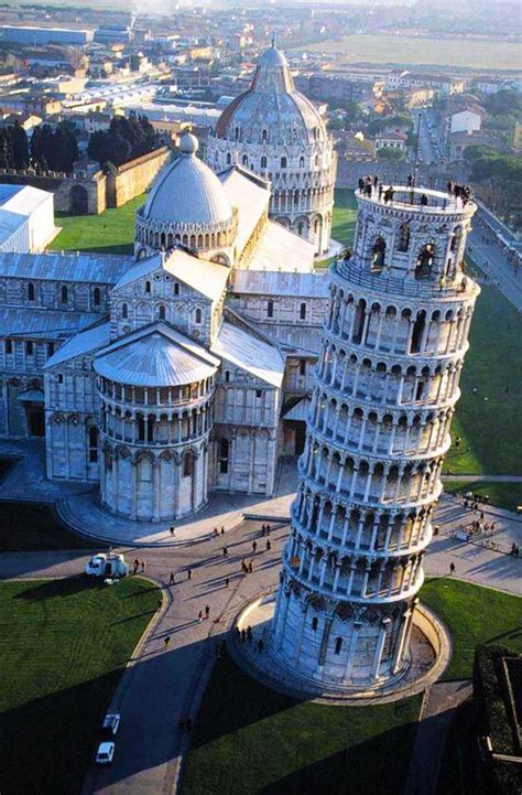 Der Pisa Turm Schief Und Symbolhaft