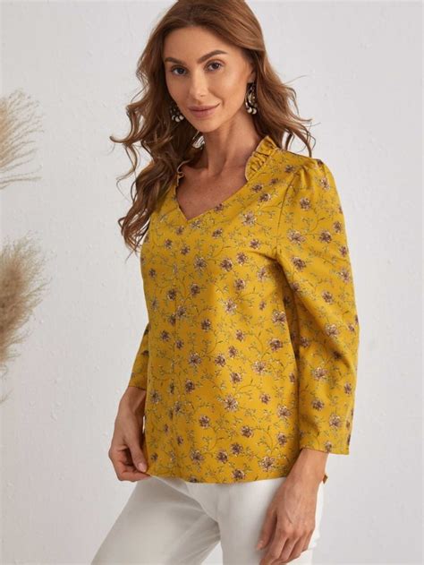 Emery Rose Floral V Neck Lantern Sleeve Shirt