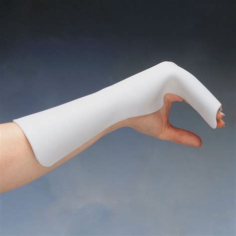 Boxers fracture of 4th and 5th metacarpal requires ulnar gutter splint ...