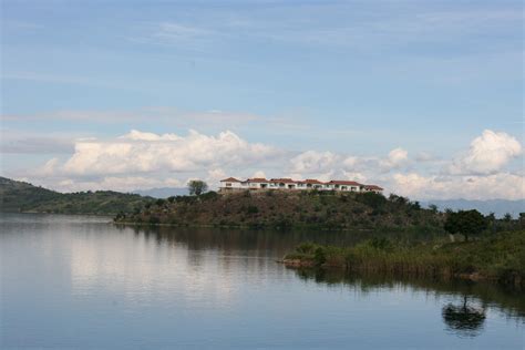 Lake Kivu, Rwanda | the full story | Expert Africa