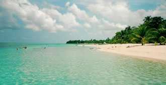 Best Roatan Beaches Near the Cruise Ports