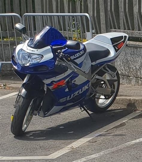 Troc Echange Vend où échange GSXR 750 K1 sur France Troc