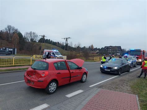 Pilne Poranny Wypadek Na Drodze Nr 42 W Kuczowie Zderzyły Się Dwa Auta Osobowe I Bus ZdjĘcia