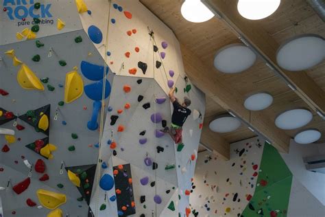 Nationalkader Im Paraclimbing An Den W Nden Der Sparkassen Bergwelt