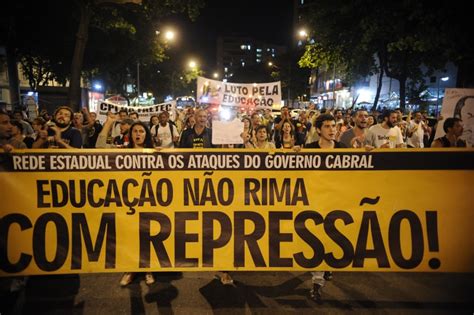 Professores Fazem Manifestação Próximo Ao Palácio Guanabara Agência