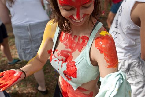 Fotos Aprovados No Vestibular Da Usp Participam Do Trote Confira As