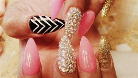 35 Blissful Fake Nail Designs To Try In 2021 Naildesigncode