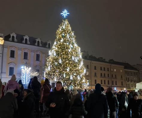 Jarmark Bo Onarodzeniowy W Krakowie W Weekend Rozpalono Choink Jakie