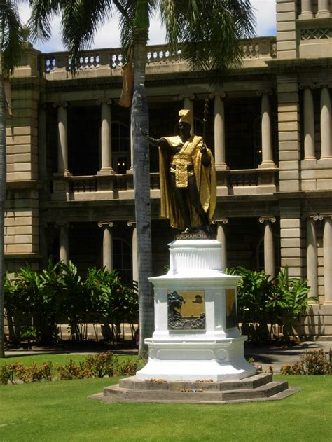 King Kamahmaha statue in Honolulu, Hawaii | Honolulu, Hawaii, Statue