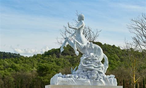 Damien Hirst Exposition The Light That Shines Au Chateau La Coste