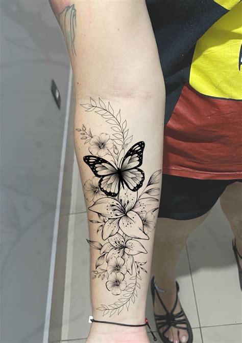 Pin de Javiera Gómez em tatuajes Tatuagem de borboleta Tatuagem de