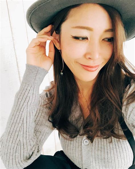 長谷川朋美さんのインスタグラム写真 長谷川朋美instagram「私フープピアス が好きなのですが、先日葉山のイベントで一目惚れした