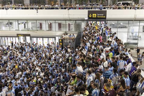 La afición se vuelca con el Málaga en un domingo de alegría por el