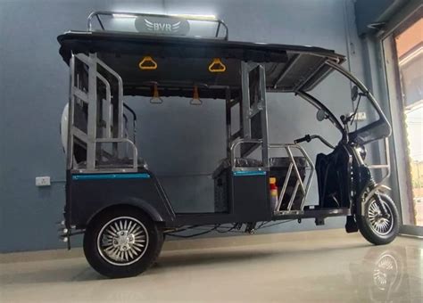 Kg Three Wheeler Black Electric Rickshaw At Rs Electric