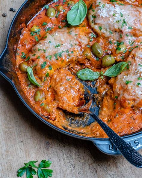 Creamy Italian Chicken In Tomato Sauce Keto Recipe Blondelish