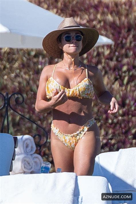 Jessie James Decker Sexy Showing Off Her Hot Curves In Mexico Aznude