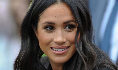 Meghan Markle dopo le voci sul divorzio l ennesima notizia è incinta