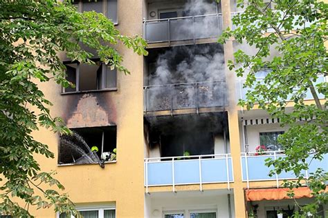 Chemnitz Feuer In Plattenbau Drei Verletzte