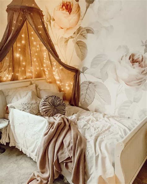 32 Exquisite Toddler Canopy Bed Ideas to Add a Little Whimsy