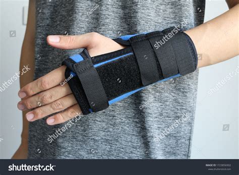 2,258 Wrist splint Images, Stock Photos & Vectors | Shutterstock