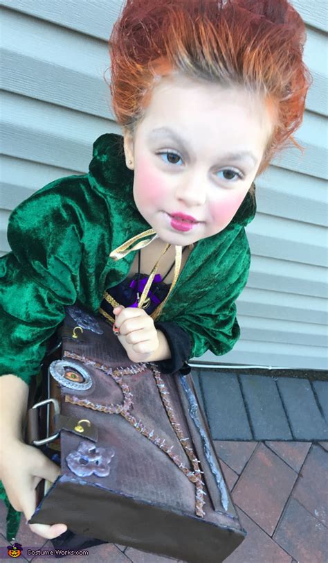 Hocus Pocus Winifred Costume | Unique DIY Costumes - Photo 2/5