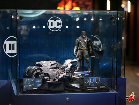 Hot Toys Unveils New Figures At The Flash Exhibition Future Of The Force