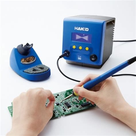 Обзор HAKKO FX-100. Цифровая паяльная станция с индукционным паяльником