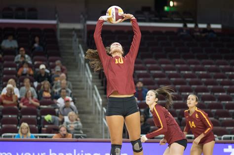 Volleyball Splits Matches Against Oregon Teams Daily Trojan