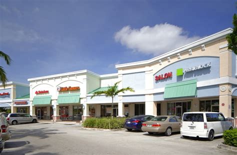 Tuck Mall To Open Five New Stores – The Dartmouth Jack-o-Lantern