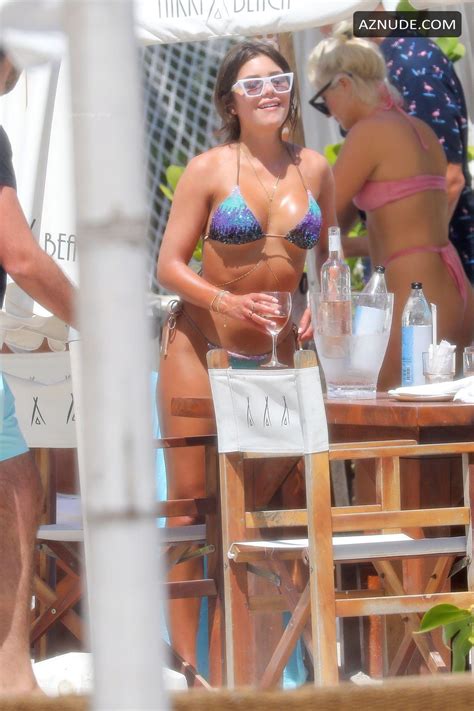 Hannah Ann Sluss Sexy Displays Her Hot Bikini Body In Miami Aznude