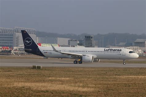 Airbus A321 271NX Lufthansa D AYAJ D AIEH MSN 10318 Customer