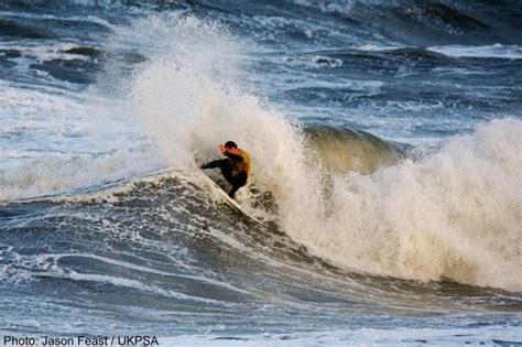 Action from the North East Open Tynemouth : Surfing Pictures