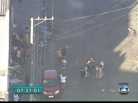 PM acompanha reintegração de posse na Zona Leste de SP Bom dia SP G1