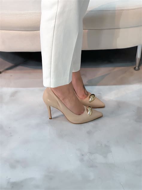 Scarpin Feminino Fernanda Nude em Couro Cadência Feminina Shoes