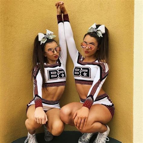 Pin By Lilyan On Cheer Cheer Picture Poses Cheer Poses Cheerleading Cheers