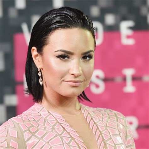 Demi Lovato Fala Sobre Saúde Mental Body Positive E Mais Em Primeira Entrevista Depois De