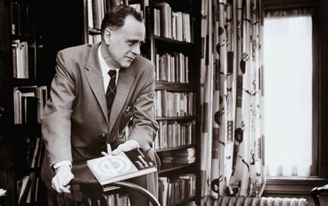 Marshall Mcluhan El Visionario De La Aldea Global De La Comunicaci N