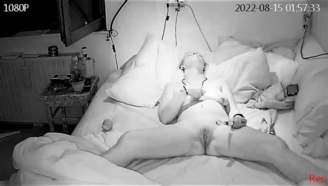 Horny Wife Masterbates For The Cam Amateur Porn Feat Kittienoone Xhamster