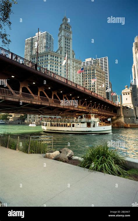 Dusable Bridge Hi Res Stock Photography And Images Alamy