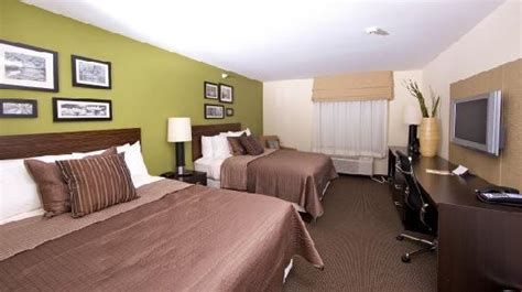 Holiday Inn Express & Suites Rogers - UPDATED 2018 Prices & Hotel ...