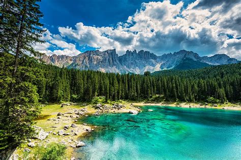 Dove La Montagna Si Tinge Di Blu Ecco L Itinerario Che Unisce I Laghi